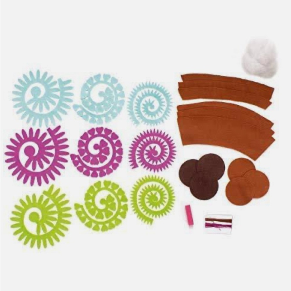 Mini Maker Felt Succulent Kit - Picture 3 of 7